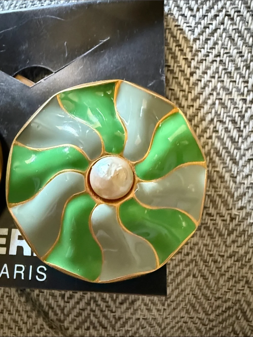 NWT Vintage Karl Lagerfeld Paris Green & White Enamel Floral Clip-On Earrings